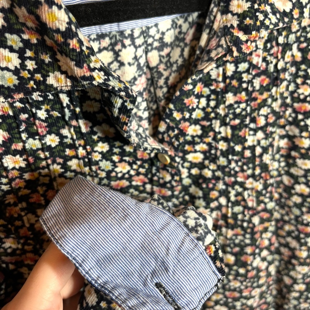 Like New Trovata Floral Button Down Corduroy Shir… - image 7
